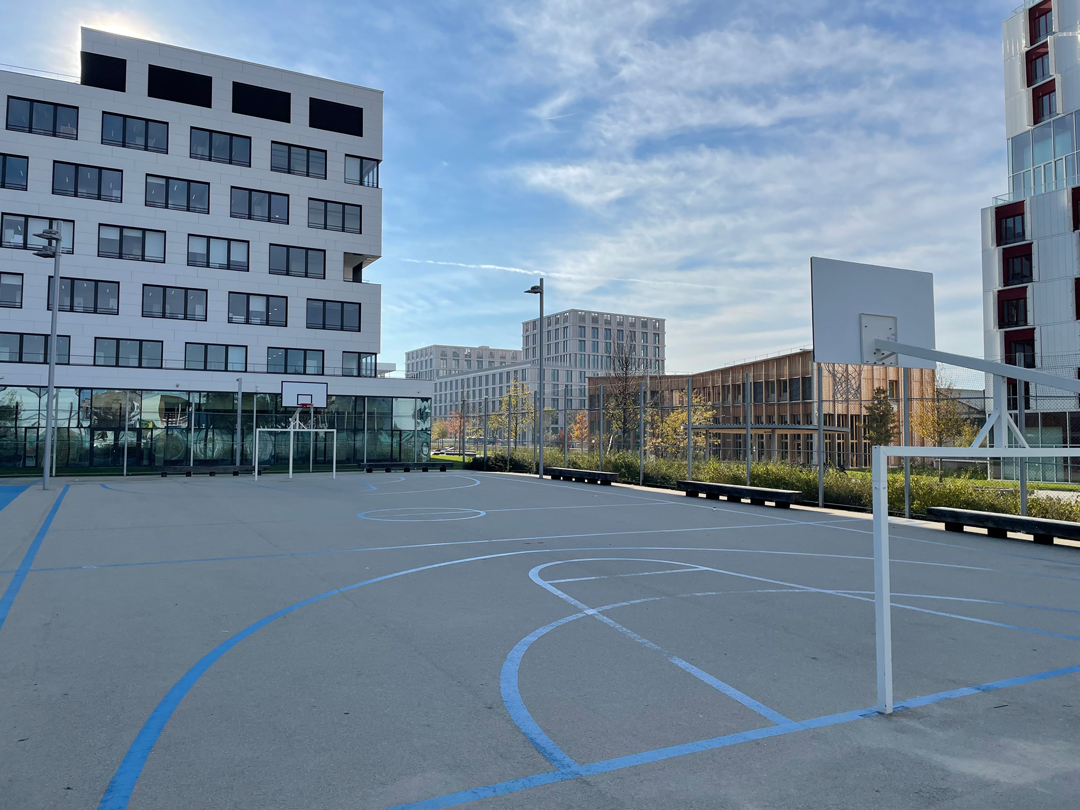 Terrain de sport au nord du Campus Condorcet